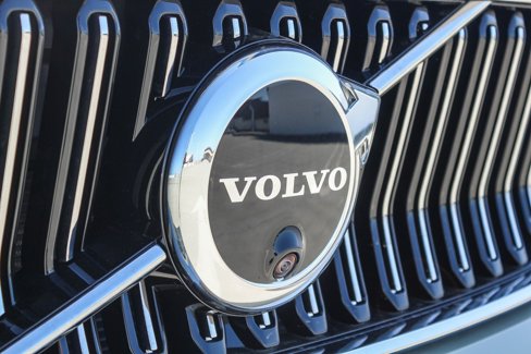 Used 2024 Volvo XC40 B5 Plus w/ Climate Package image 5
