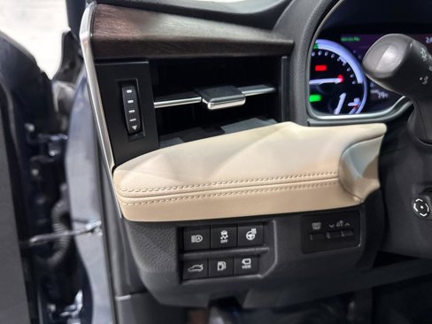 Used 2020 Toyota Avalon Limited image 30