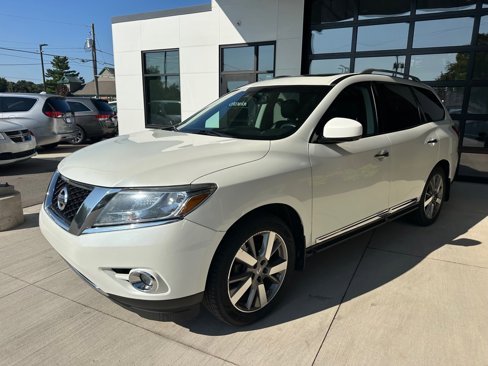 Used 2015 Nissan Pathfinder Platinum w/ Cargo Package image 3