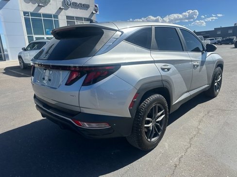 Used 2022 Hyundai Tucson SE image 3