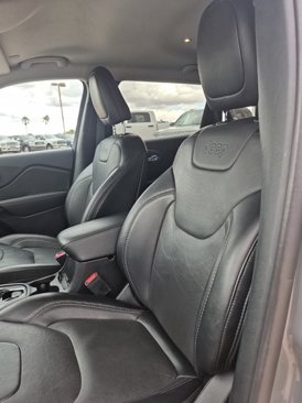 Used 2023 Jeep Cherokee Altitude Lux image 15