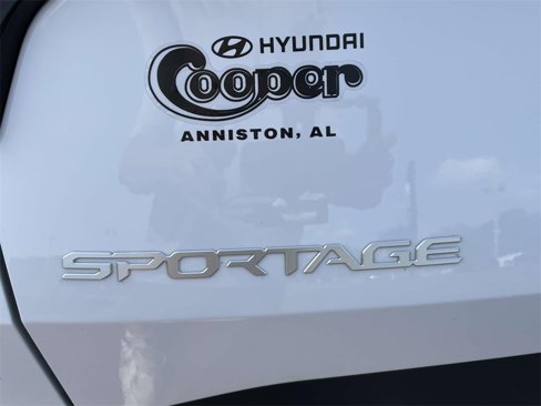 Used 2023 Kia Sportage EX image 9