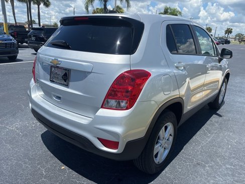 Used 2022 Chevrolet Trax LS w/ Tint and Cruise Package image 6