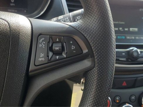Used 2017 Chevrolet Trax LS image 17
