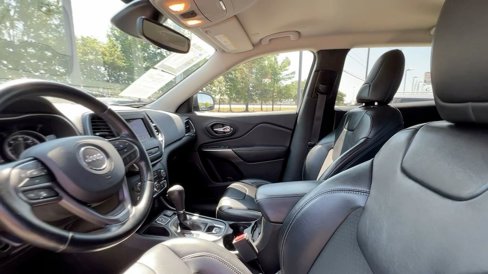 Used 2021 Jeep Cherokee Latitude Plus image 34