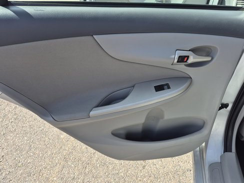 Used 2010 Toyota Corolla LE image 14