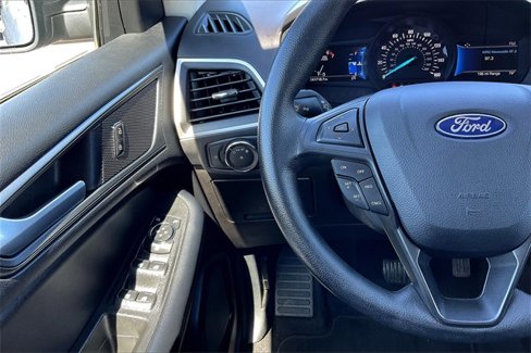Used 2021 Ford Edge SE w/ Cargo Accessory Package image 18