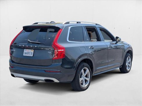 Used 2017 Volvo XC90 T5 Momentum w/ Momentum Plus Package image 5
