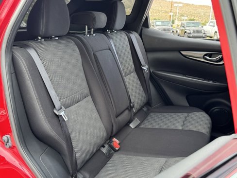 Used 2018 Nissan Rogue Sport SV image 35