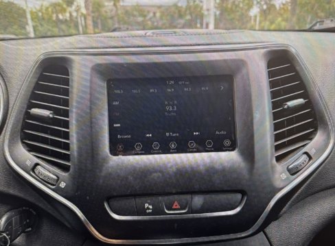Used 2019 Jeep Cherokee Latitude w/ Cold Weather Group image 23