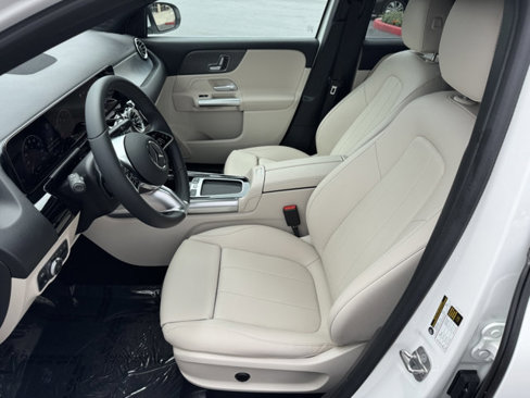 New 2025 Mercedes-Benz GLA 250 image 2