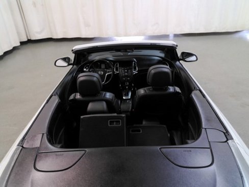 Used 2019 Buick Cascada Premium image 16