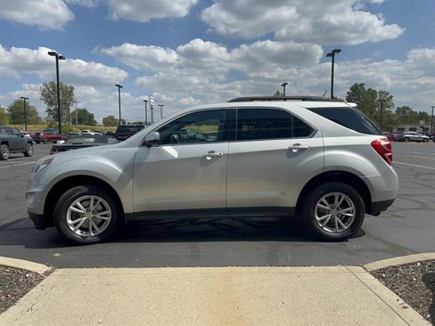 Used 2017 Chevrolet Equinox LT w/ Convenience Package image 4
