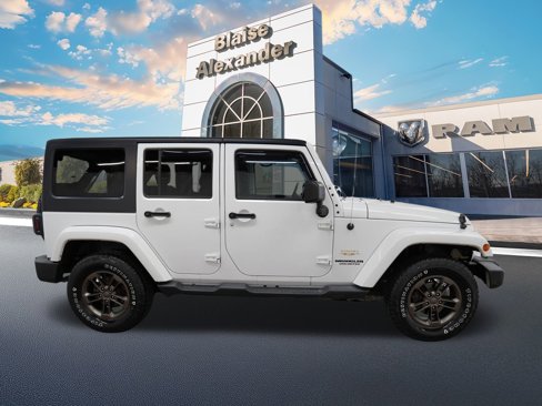 Used 2015 Jeep Wrangler Unlimited Sahara w/ Connectivity Group image 2