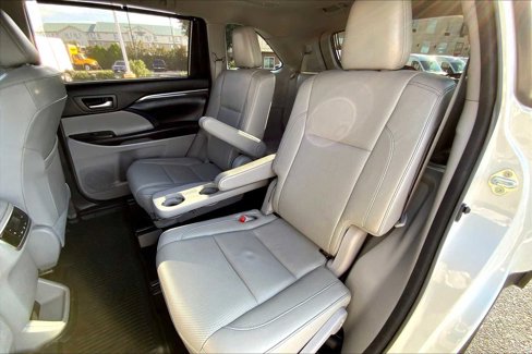 Used 2018 Toyota Highlander Limited image 18