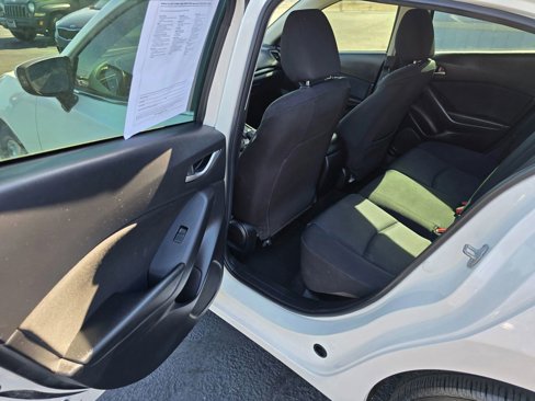 Used 2016 MAZDA MAZDA3 i Sport w/ Preferred Equipment Package image 15