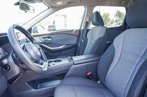 Certified 2022 Nissan Rogue SV image 18