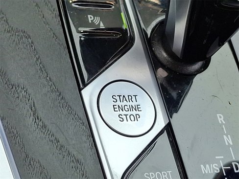 Used 2022 BMW X7 xDrive40i w/ Premium Package image 26