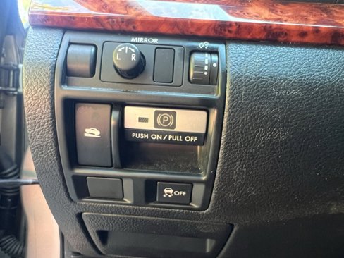 Used 2010 Subaru Outback 2.5i Limited w/ Protection Package 1A image 11