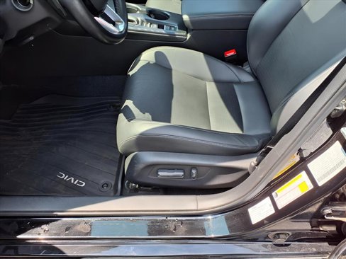 Used 2022 Honda Civic Touring image 9