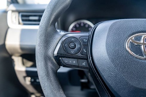 Used 2019 Toyota RAV4 LE image 21