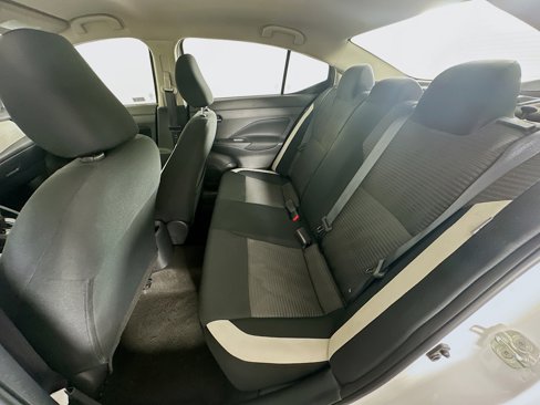 Used 2022 Nissan Versa SV image 27