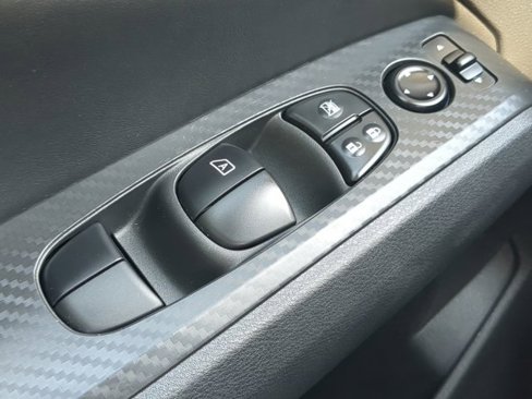 Used 2025 Nissan Altima 2.5 SV image 20