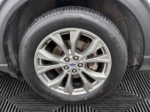Used 2022 Ford Explorer XLT w/ Equipment Group 202A image 14