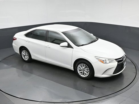 Used 2016 Toyota Camry LE image 52