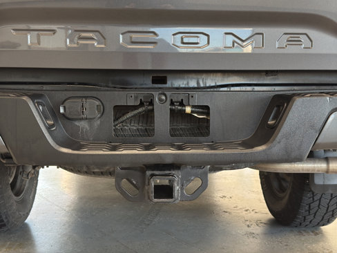 Used 2016 Toyota Tacoma TRD Sport image 33