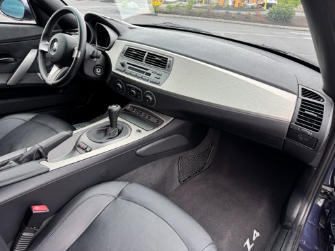 Used 2003 BMW Z4 2.5i image 18