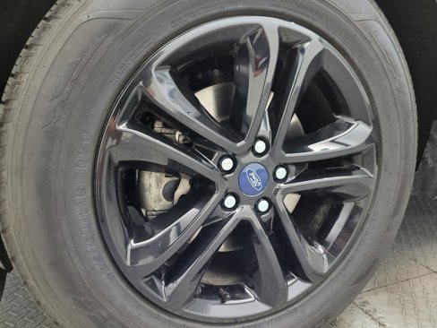 Used 2020 Ford Edge SEL image 31