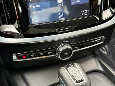 Certified 2020 Volvo S60 T5 Momentum image 18