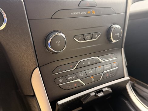 Used 2019 Ford Edge SEL w/ Equipment Group 201A image 18