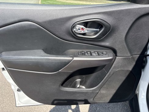 Used 2021 Jeep Cherokee Latitude image 12