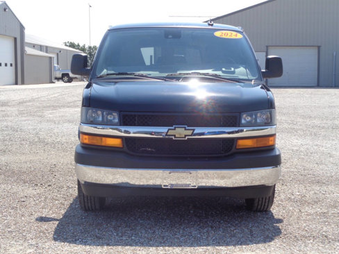 Used 2024 Chevrolet Express 3500 LT w/ LT Preferred Equipment Group image 5