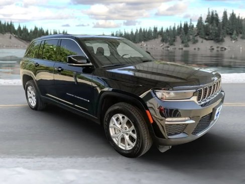 Used 2023 Jeep Grand Cherokee Limited image 3