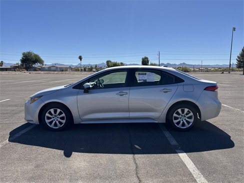 Used 2023 Toyota Corolla LE image 8