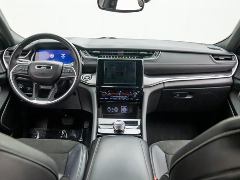 Used 2022 Jeep Grand Cherokee L Laredo image 10