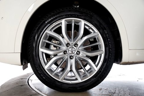 Used 2022 Maserati Levante GT image 12