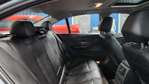 Used 2014 BMW 320i xDrive Sedan image 16