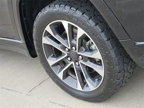 Used 2022 Jeep Grand Cherokee L Overland image 7