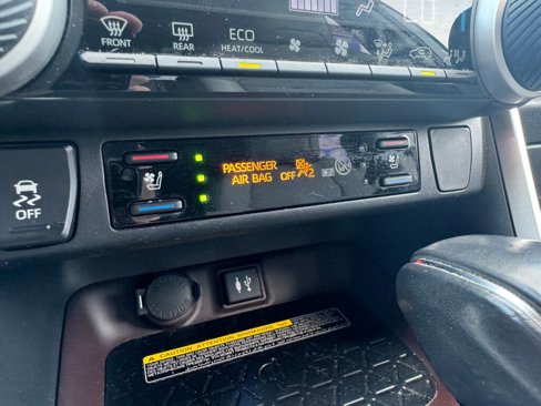 Used 2019 Toyota RAV4 Limited image 33