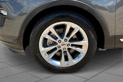 Used 2018 Ford Explorer XLT w/ Equipment Group 202A image 10