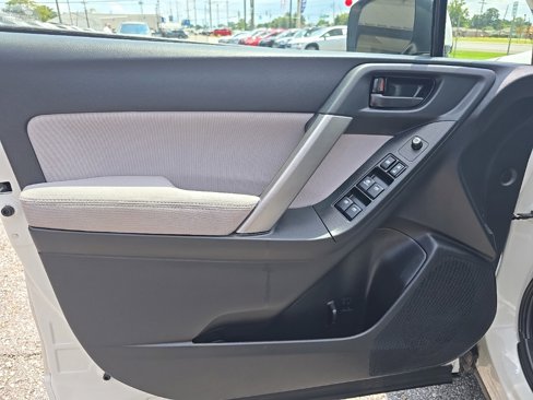 Used 2015 Subaru Forester 2.5i Premium image 12