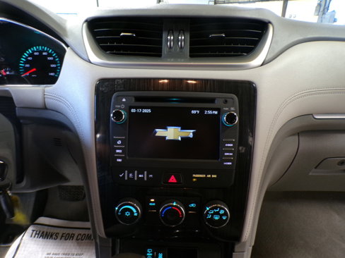 Used 2017 Chevrolet Traverse LT image 17