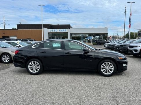 Used 2024 Chevrolet Malibu LT image 2