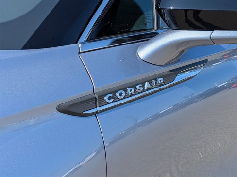 Certified 2022 Lincoln Corsair AWD w/ Equipment Group 101A image 10