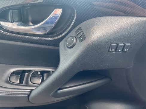Used 2017 Nissan Rogue SL image 14
