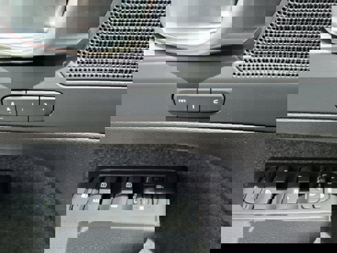 New 2025 Volvo XC40 B5 Core w/ Protection Package Premier image 16